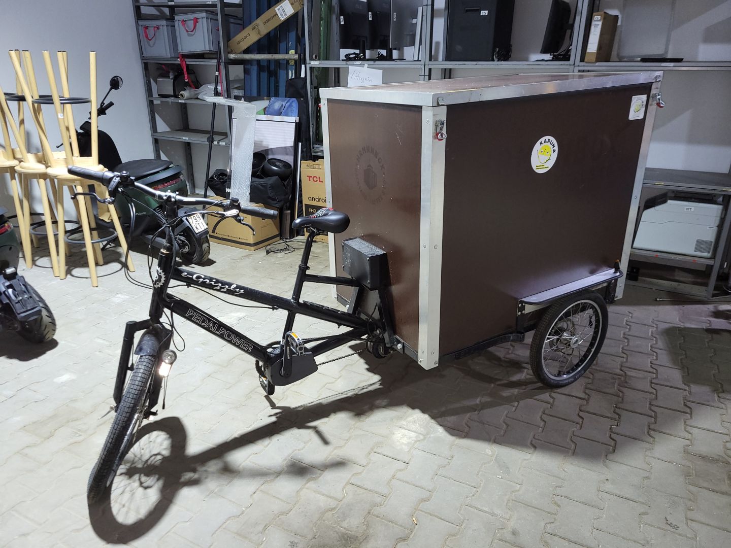 Elektro-Lastenfahrrad und Salamander aus Insolvenz